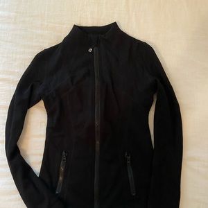 Black lulu lemon jacket
